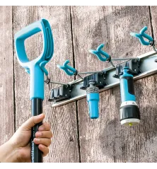 Závěs na zahradní nářadí