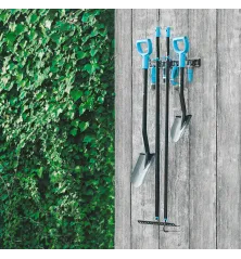 Závěs na zahradní nářadí